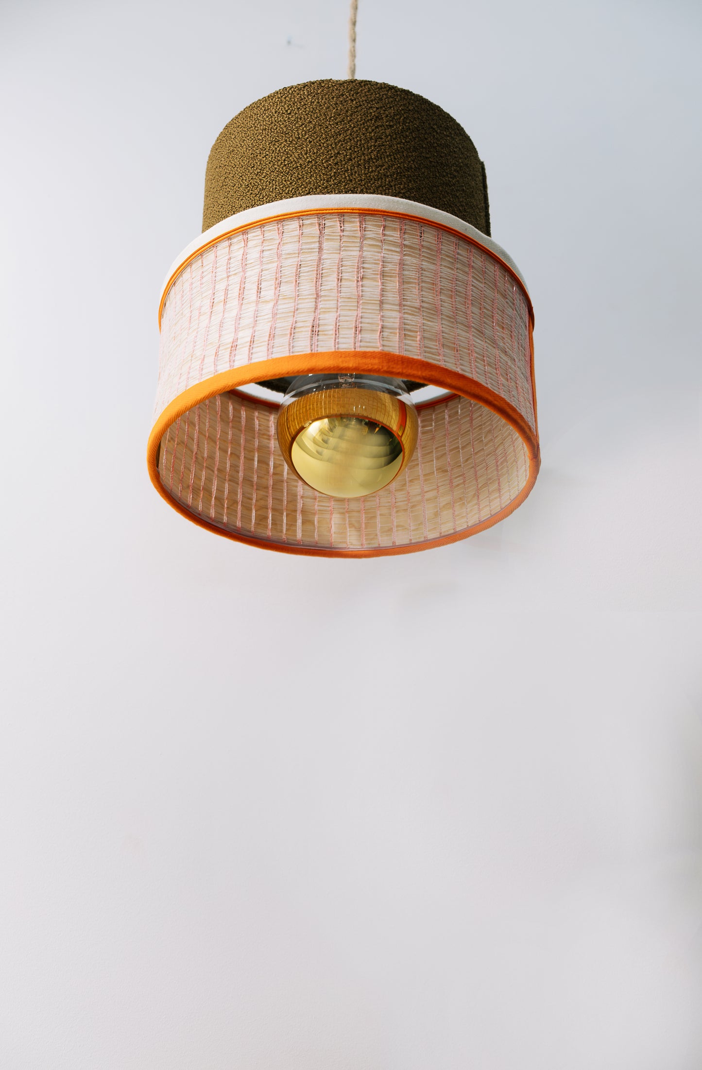 MAHAUT rose & orange - La suspension